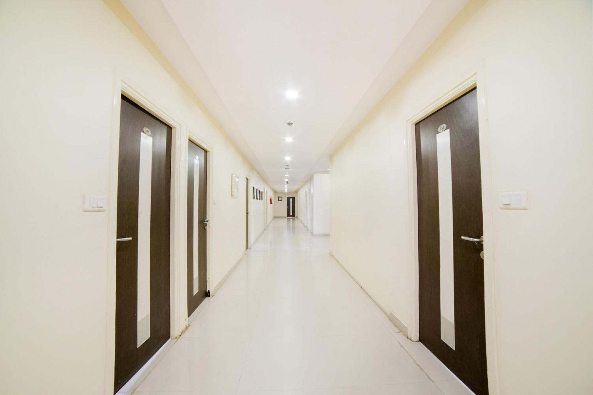 Super Capital O Raaga Grand Hotel Hyderabad Exterior photo