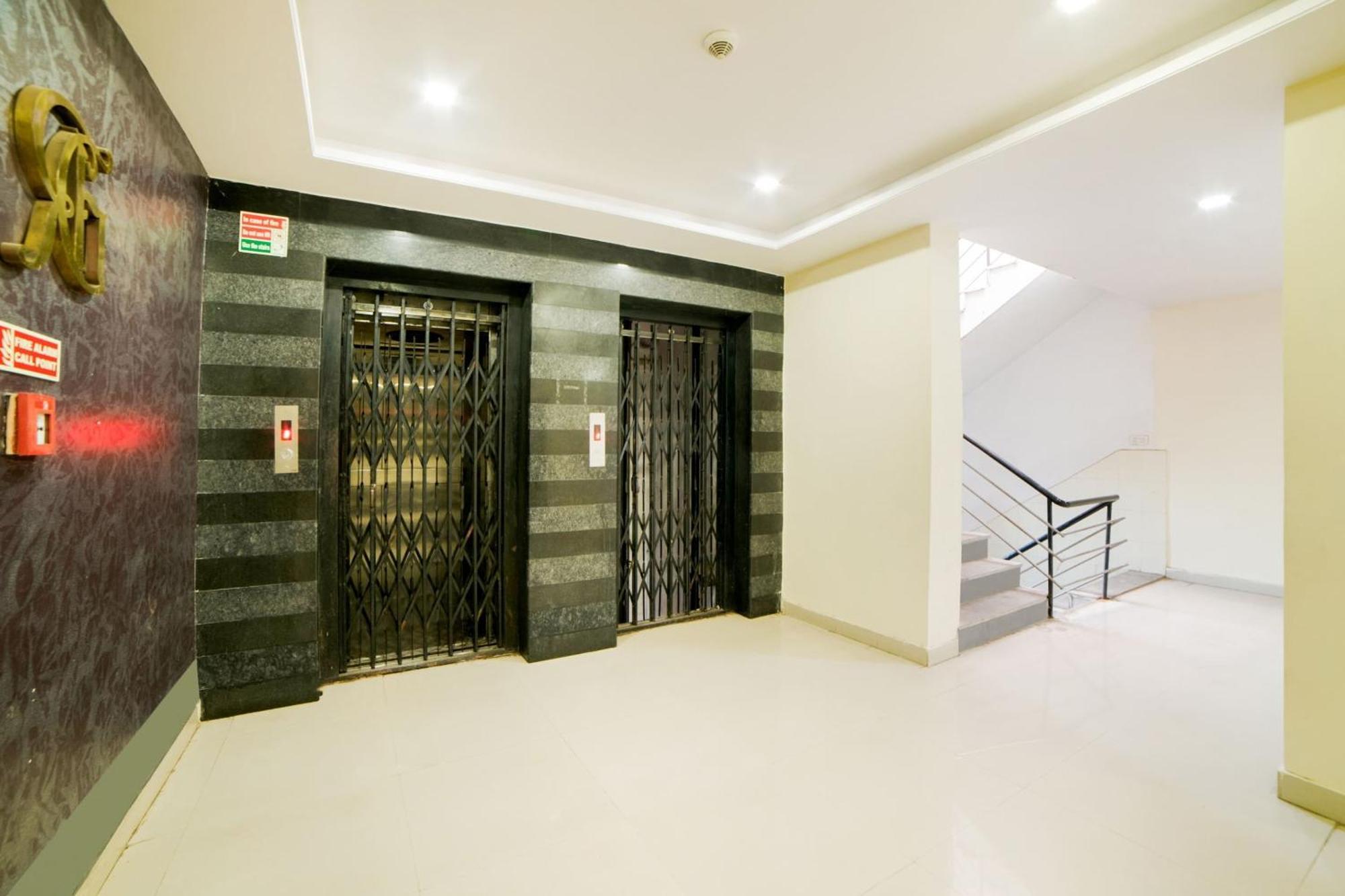 Super Capital O Raaga Grand Hotel Hyderabad Exterior photo