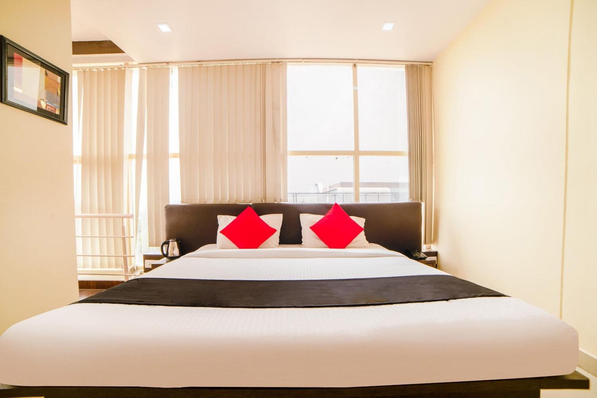 Super Capital O Raaga Grand Hotel Hyderabad Exterior photo